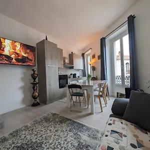 2 Pieces , Centre , 100 Metres Des Plages. Appartement Menton